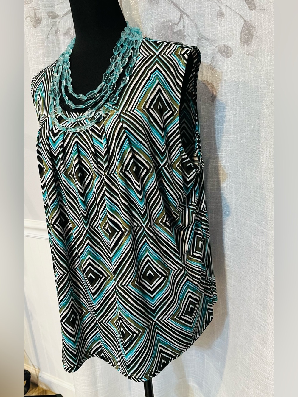 โจ Jones Studio 2X Teal Olive Black White Geometric Sleeveless Stretch Blouse